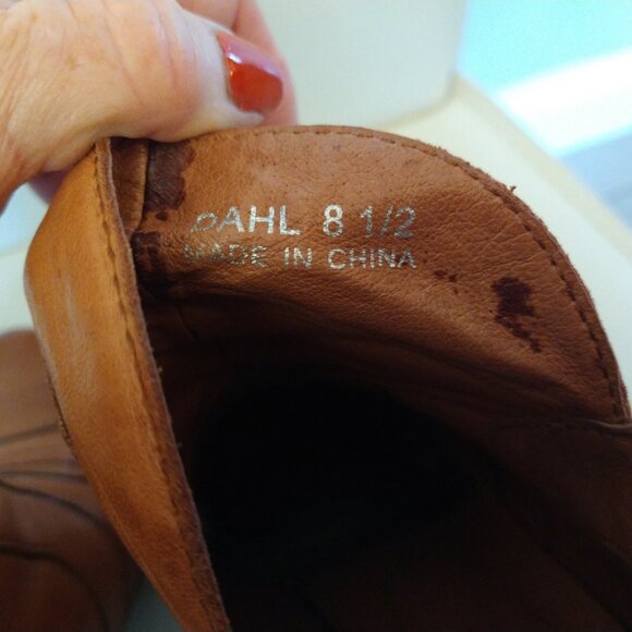 Chocolat Blu "Dahl" - Genuine Leather Ankle Booties, 8.5 - Picture 6 of 8